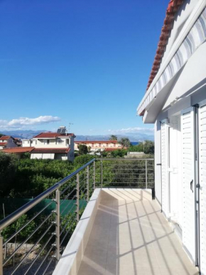 Temeni Seaside Studios (Penthhouse)